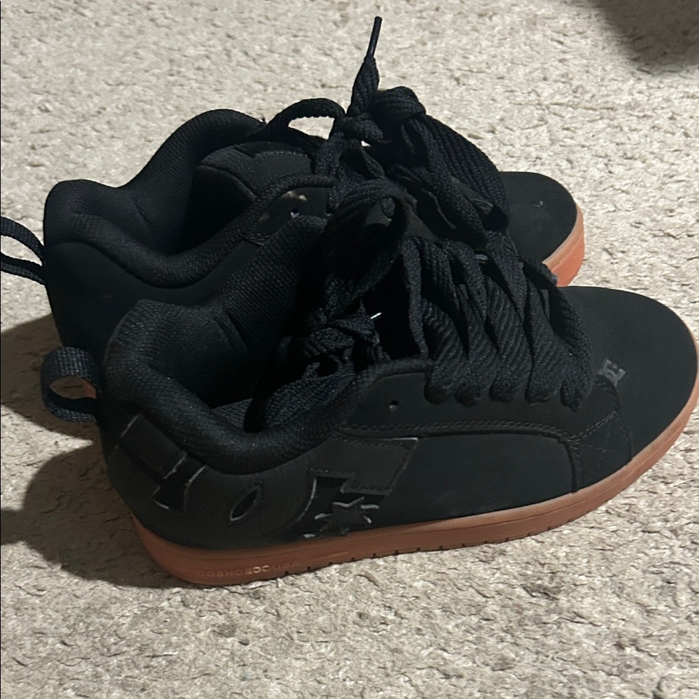 DC Men's Black and Tan Sneakers